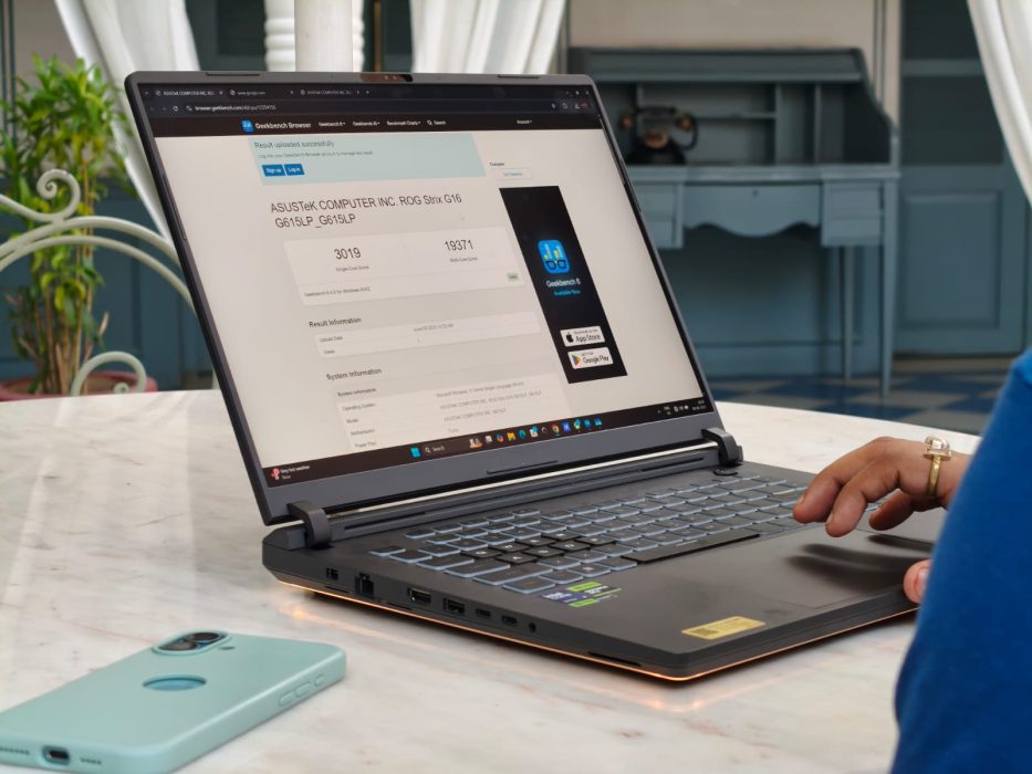 Image of a person using the Strix G16