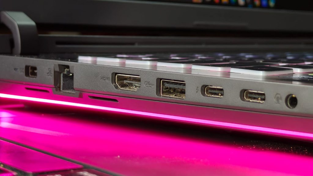 Image of ports on the G16-2