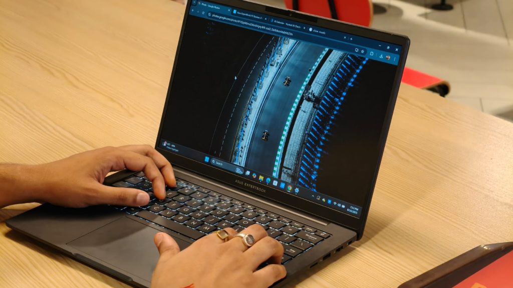 Image of the Asus ExpertBook B3