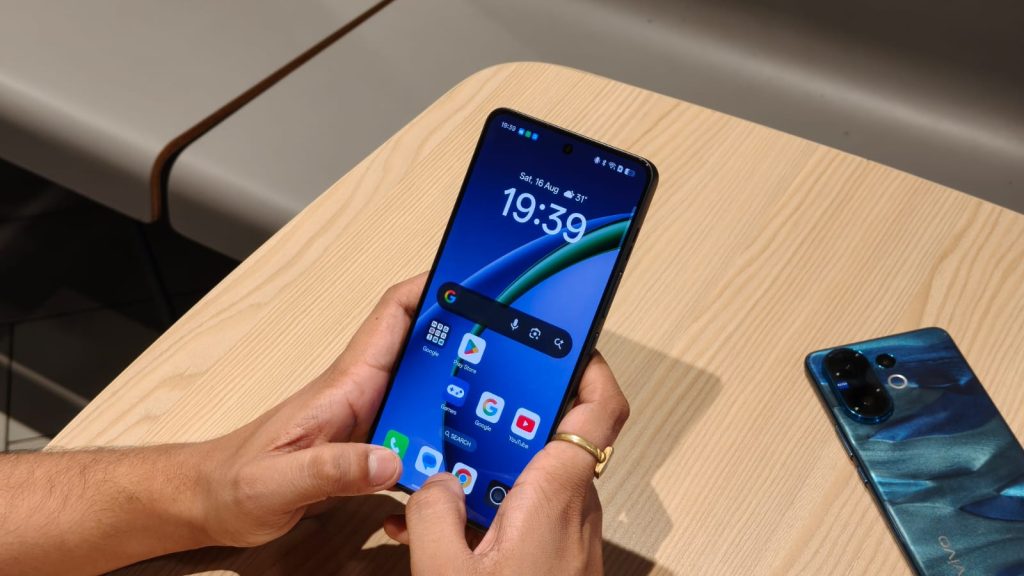 Image of a person using the OPPO K13 Turbo
