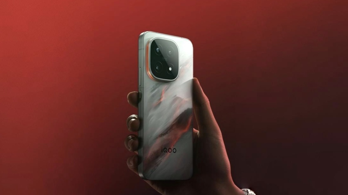 iQOO 15 image