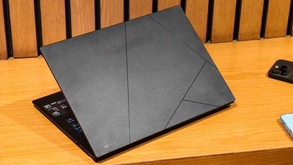 Back design of the Asus Zenbook 14 AMD