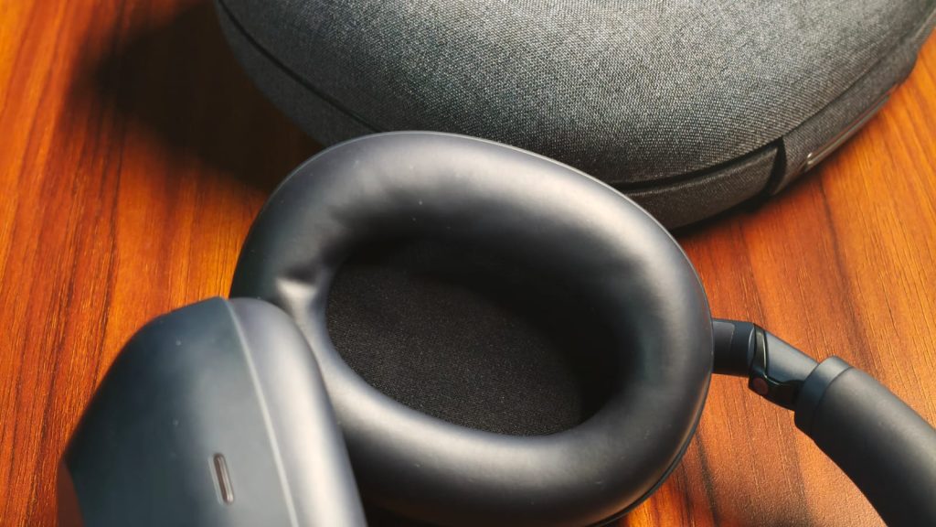 Earcups of the headphones