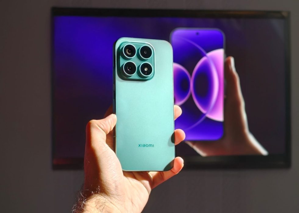 A person holding the Xiaomi 17