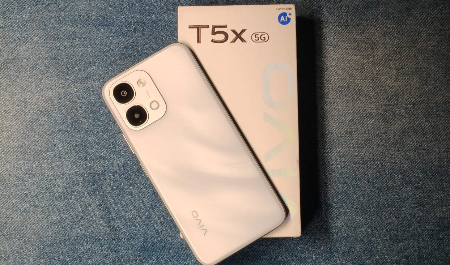 vivo T5x kept on it's box