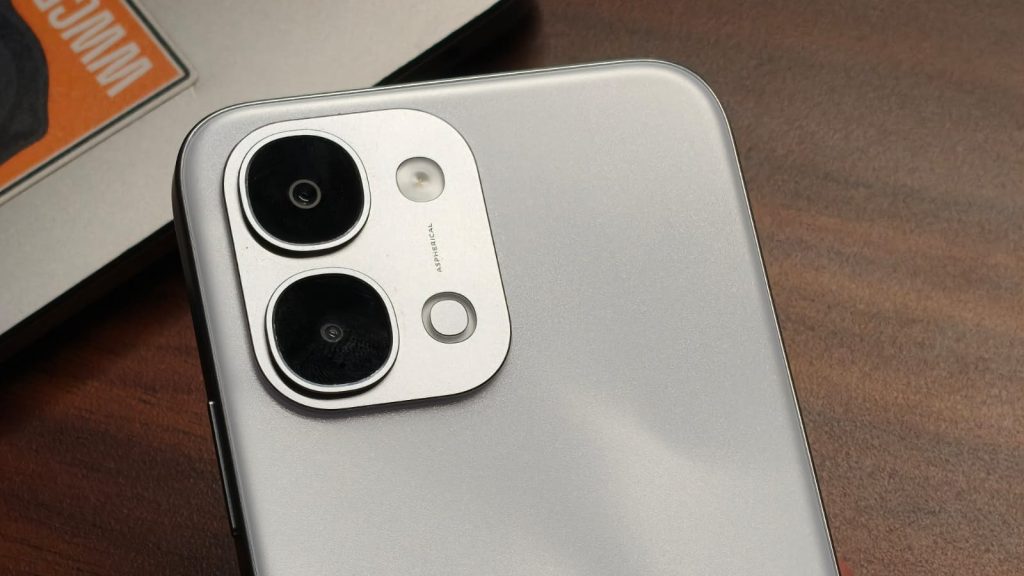 Closeup of the cameras on the T5x