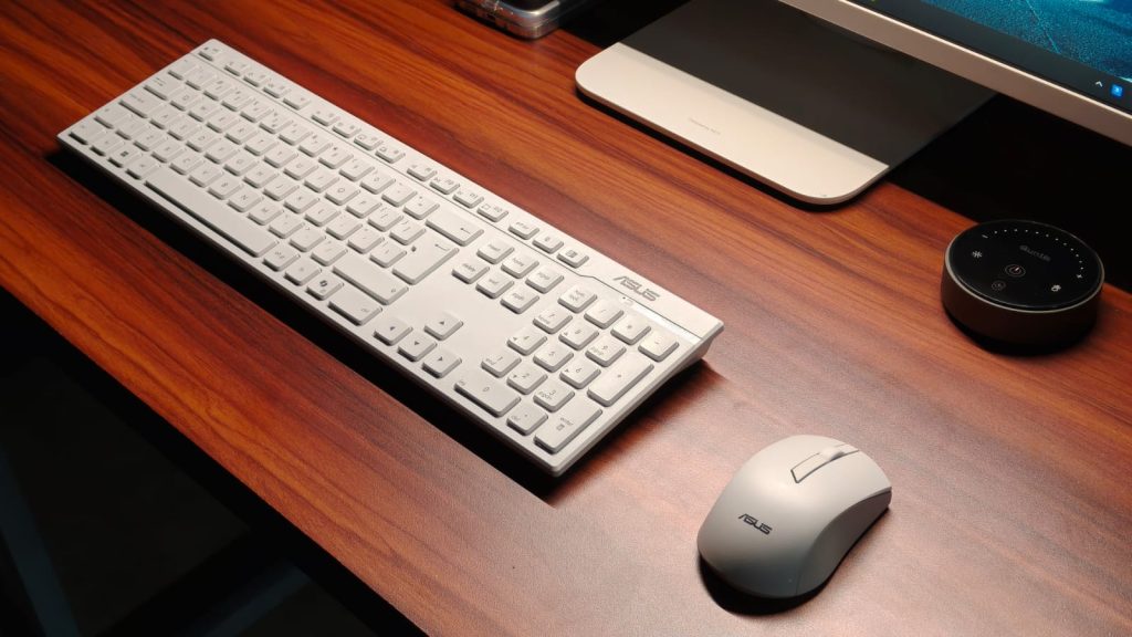 Keyboard and mouse that comes bundled 
